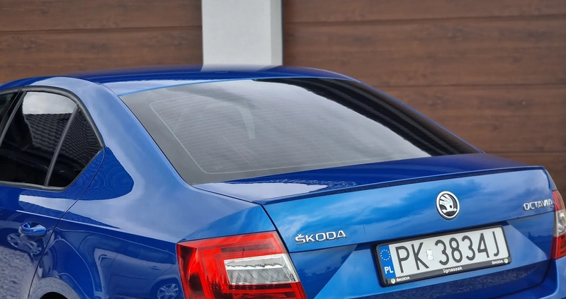 Skoda Octavia cena 36500 przebieg: 199000, rok produkcji 2015 z Moryń małe 667